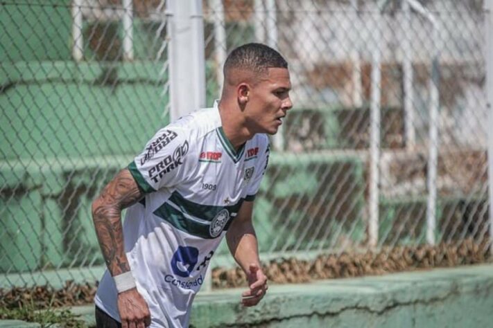 FECHADO - O prazo para inscrever novos atletas na disputa do Campeonato Brasileiro se encerra sexta-feira, e o Ceará acertou a chegada do lateral-direito Igor, que estava no Coritiba. Nas últimas horas, o atleta chegou a um denominador comum com o time alvinegro e agora irá defender a equipe comandada por Tiago Nunes.