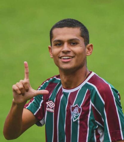 Luan Brito - 19 anos - meio-campista - contrato com o Fluminense até 31/12/2024