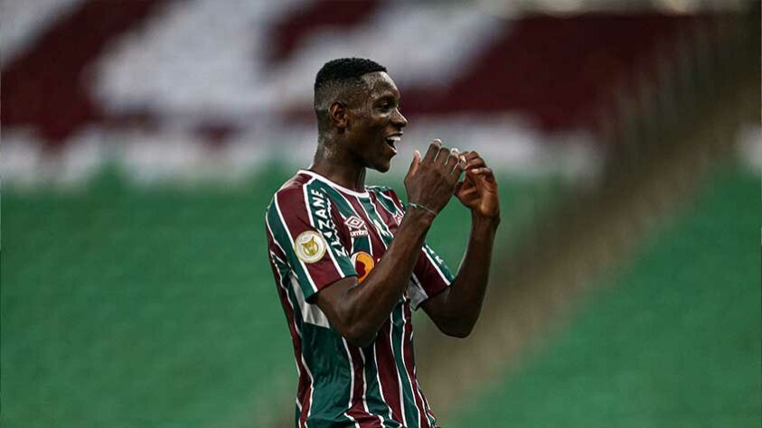 FECHADO - Um dos destaques do Fluminense na temporada, Luiz Henrique está de saída do Tricolor das Laranjeiras rumo ao Real Betis, da Espanha. Segundo o portal 'ge', o clube carioca encaminhou a venda da joia de 21 anos por 13 milhões de euros (R$ 70 milhões na cotação atual) e manterá 15% dos direitos econômicos do atacante pensando em negociações futuras.