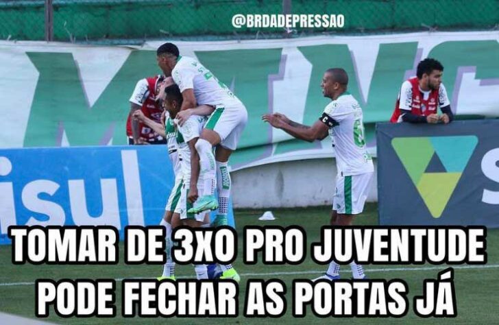 Vão cair? Em situação delicada no Brasileirão, Santos e Grêmio são alvo de memes nas redes sociais.