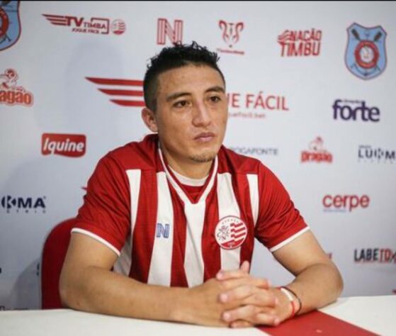 FECHADO - O Náutico continua ativo no mercado de transferências e apresentou o atacante Murillo, que estava no Independiente Del Valle. Em sua primeira coletiva de imprensa, o novo reforço citou o projeto apresentado pela diretoria do Timbu, que consiste em colocar o time na elite do futebol nacional.