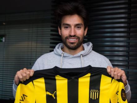 FECHADO - Chegou mais um reforço para a temporada 2021 do Peñarol. Trata-se de Nicolás Gaitán, que aceitou o desafio de vestir as cores do Carbonero. Aos 33 anos, o argentino deixou o futebol europeu, onde estava no Sporting Braga e desembarcou em Montevidéu a custo zero para vestir a camisa de um dos clubes mais pesados da América do Sul.