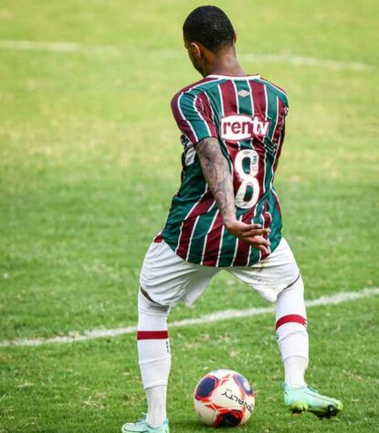 Nathan - 19 anos - meio-campista - contrato com o Fluminense até 31/12/2023