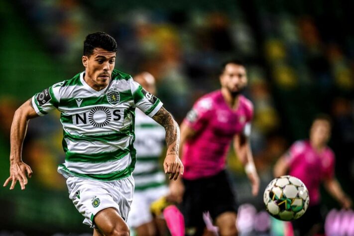 ENCAMINHADO - O Tottenham está cada vez mais próximo de acertar a contratação de Pedro Porro, lateral-direito do Sporting, segundo o jornalista Fabrizio Romano. Os Spurs amarram os detalhes finais e devem pagar 45 milhões de euros (R$ 250 milhões) aos Leões em três ou quatro parcelas.