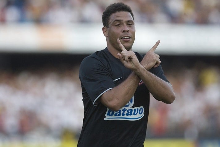Ronaldo sempre foi torcedor declarado do Flamengo, mas acabou atuando no Cruzeiro e Corinthians no futebol brasileiro.