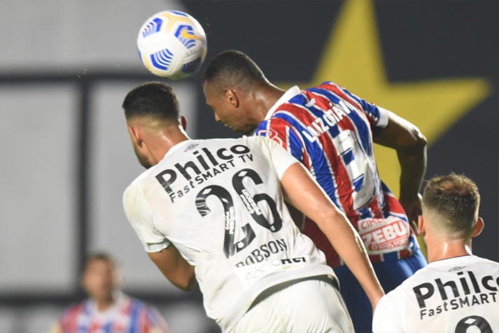 Bahia - Depois dos quatro gols diante do Fortaleza, Rodallega atuou com bastante confiança e deu trabalho ao Santos, especialmente no primeiro tempo. Já o estreante Isnaldo tomou cartão amarelo cedo e errou quase tudo que tentou.  