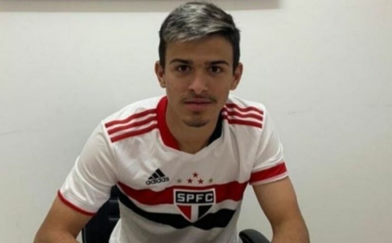 Carrijo - Volante - O volante do São Paulo chegou ao clube em 2021 e tem atuado como lateral em algumas ocasiões.