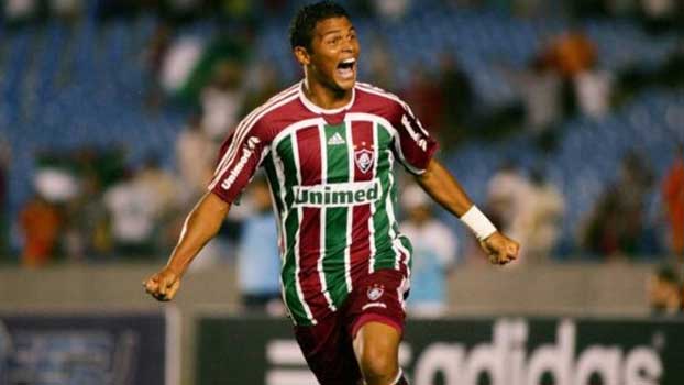 Uma outra boa lembrança da Copa do Brasil 2007 vem das quartas de final contra o Atlético-PR. No jogo de ida, no Maracanã, o Fluminense também ficou no empate em 1 a 1, com gol de Thiago Silva.