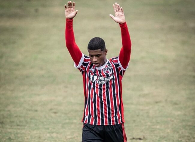 Léo - Volante - No clube desde 2016, o jogador teve passagem de destaque no sub-17 e, hoje, é peça importante do sub-20.