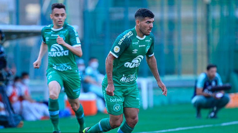 Chapecoense - Primeiro tempo ruim da equipe da casa. Cresceu na segunda etapa e demonstrou força pelo lado direito do ataque, mas não conseguiu criar oportunidades claras para finalizar.