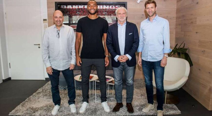 FECHADO - Jonathan Tah renovou o seu contrato com o Bayer Leverkusen até a metade de 2025.