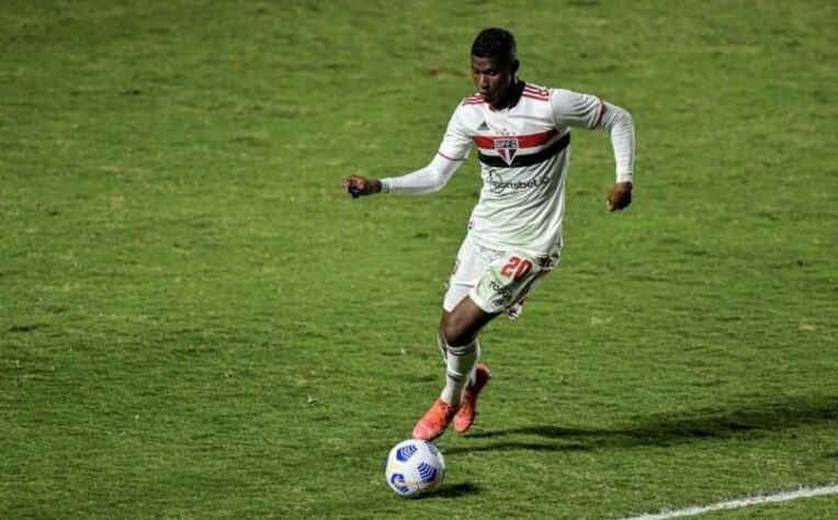 Luis Orejuela (São Paulo - lateral-direito - 26 anos): O colombiano jogou poucos jogos pelo São Paulo. Na Série A, por exemplo, atuou em apenas nove partidas. As lesões e os problemas de comportamento contribuíram para um cenário incômodo no clube.