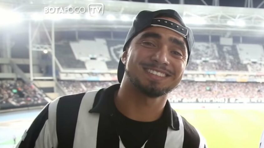 ESQUENTOU - Rafael, mais recente reforço do Botafogo, já está liberado para atuar com a camisa alvinegra. O nome do jogador foi publicado no Boletim Informativo Diário (BID). Porém, o lateral-direito só deve estrear pelo clube em outubro.