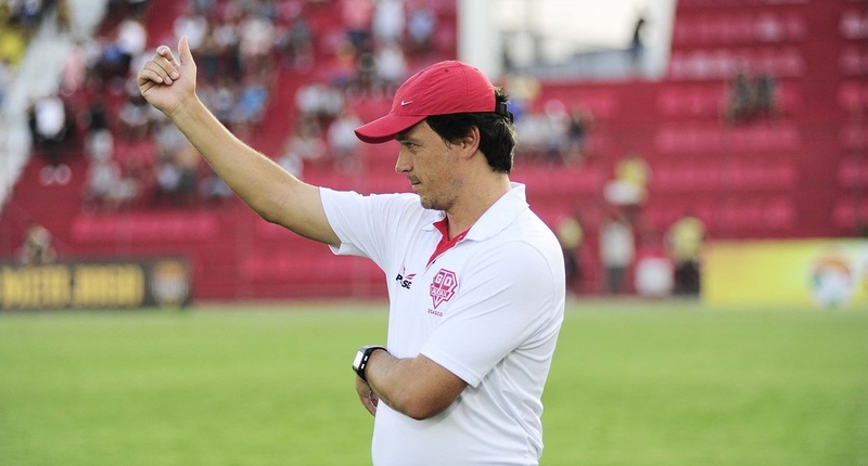 O campeonato de 2016 ficou marcado pelo primeiro trabalho de destaque de Fernando Diniz (foto), o finalista Audax, que goleou o São Paulo nas quartas de final, e eliminou o Corinthians, nos pênaltis, na semifinal. 'Traumatizado' com o resultado de 2014, o Santos acabou fazendo duas partidas pragmáticas para levar o caneco: empate por 1 a 1 em Osasco e vitória magra, por 1 a 0, na Vila Belmiro. 