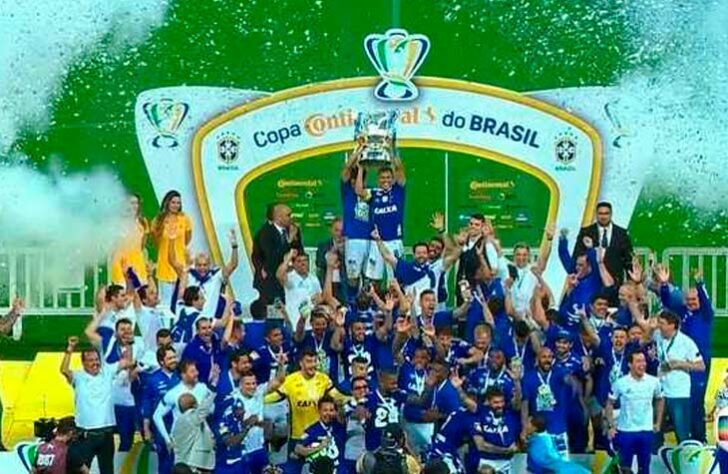 2018: Cruzeiro (campeão) x Corinthians - Placar agregado: 3 x 1