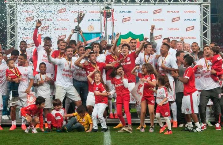 Internacional (6,39 milhões de torcedores) - 8 títulos: Cinco estaduais (2012, 2013, 2014, 2015 e 2016), duas Recopas Gaúchas (2016 e 2017) e uma Super Copa Gaúcha (2016).