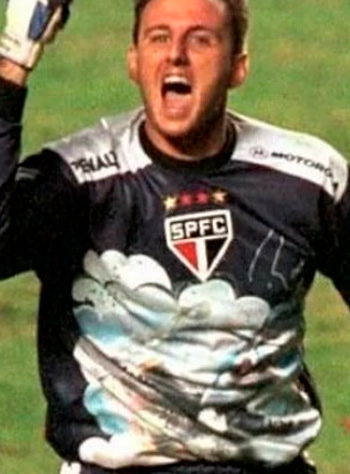 Mais uma camisa inusitada de Ceni. Esta tinha o ídolo do São Paulo pilotando um avião que sobrevoava o estádio do Morumbi.