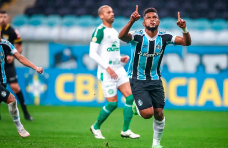 17º - GRÊMIO: Dez pontos em 10 jogos. Três vitórias, um empate e seis derrotas. 12 gols marcados e 17 sofridos. 33,33% de aproveitamento.