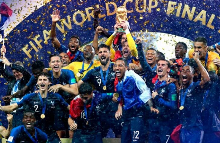 Títulos conquistados: Copa do Mundo de 1984, Copa do Mundo de 2018 (foto), Eurocopa de 1984 e Eurocopa de 2000.