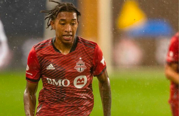 Jahkeele Marshall-Rutty (Canadá) - Clube: Toronto FC (Canadá) - Posição: Atacante.