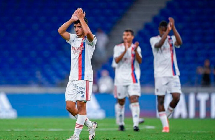 Mohamed El Arouch (França) - Clube: Lyon (França) - Posição: Meio-campista.