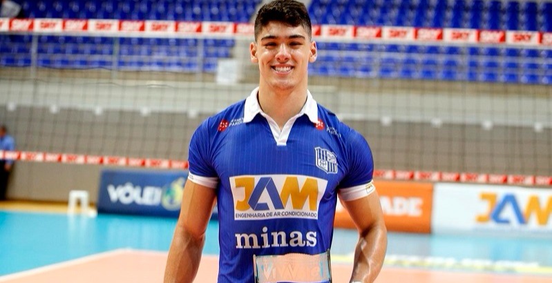 Henrique Honorato, jogador de vôlei do Fiat/Minas Tênis Clube: "Eu não compactuo com homofobia ou qualquer tipo de preconceito. Acredito na igualdade". (via redes sociais)