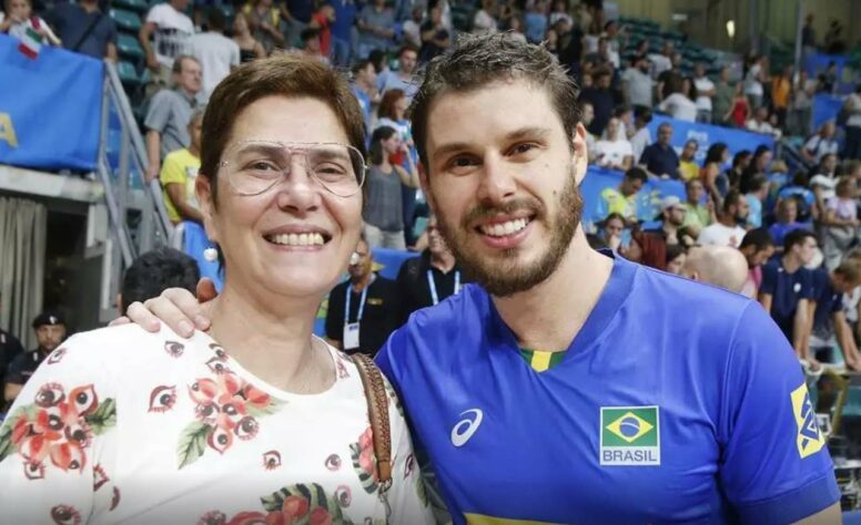 Vera Mossa, ex-jogadora da Seleção Brasileira de vôlei e mãe do jogador de vôlei Bruninho: "Gostaria de acrescentar aos machistas de plantão: somos resistência". (via redes sociais)