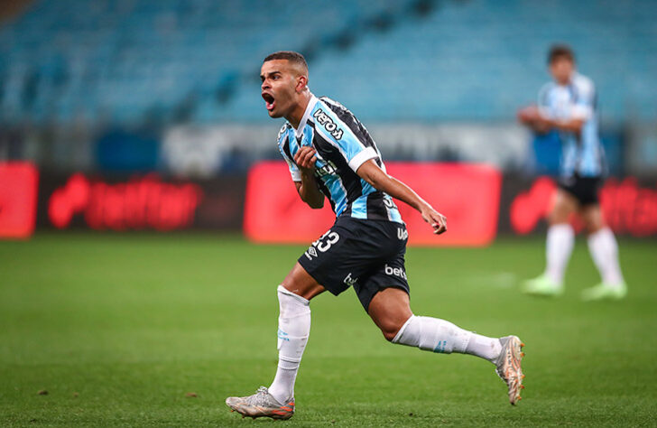 17° colocado - GRÊMIO (23 pontos) - 22 jogos - Título: 0,001% - G6: 1,8% - Rebaixamento: 46,8%.