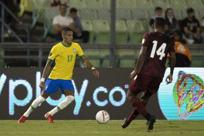 O Brasil venceu a Venezuela de virada por 3 a 1, no Estádio Olímpico da UCV, pela 11º rodada das Eliminatórias para a Copa de 2022. A seleção brasileira não fez uma boa partida, mas conseguiu a virada no segundo tempo após entrada de jogadores com velocidade. O LANCE! traz as notas e os destaques da partida. Por Tiago Tassi (tiagomontes@lancenet.com.br).