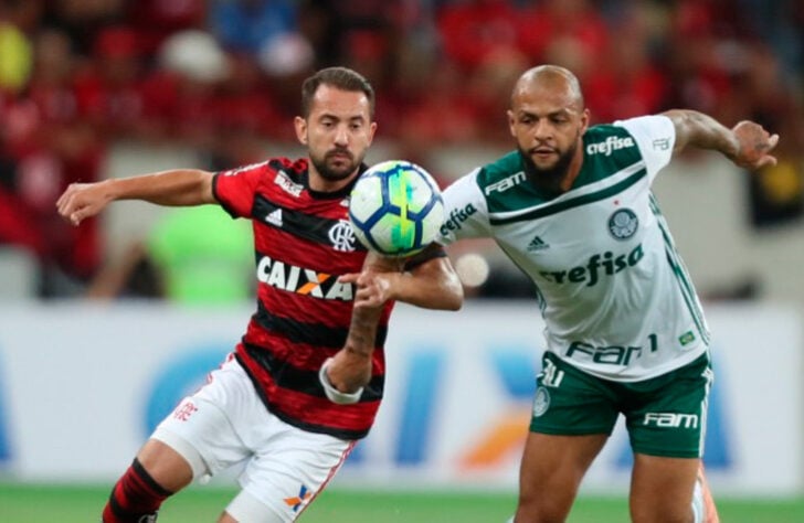 Flamengo 1 x 1 Palmeiras - 31ª rodada do Campeonato Brasileiro de 2018 - Sob o comando de Felipão, o Palmeiras começou uma arrancada no segundo turno, e empatou com o Flamengo no Maracanã, impedindo os cariocas de diminuírem a distância para um ponto. O Verdão se sagrou campeão naquela edição.