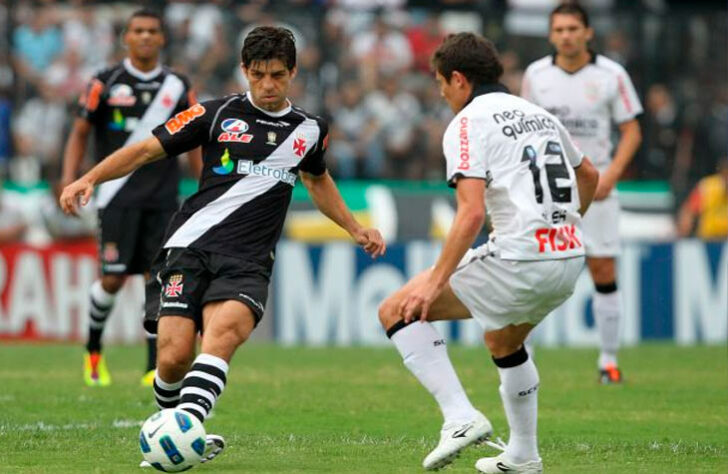 Vasco 2 x 2 Corinthians - 27ª rodada do Campeonato Brasileiro de 2011 - O líder Vasco recebeu o vice-líder Corinthians em São Januário, e a equipe carioca quase venceu com gol de Alecsandro, mas foi flagrado impedimento e a partida terminou empatada. Os cariocas vieram a tropeçar contra o Palmeiras, e o Timão foi campeão.