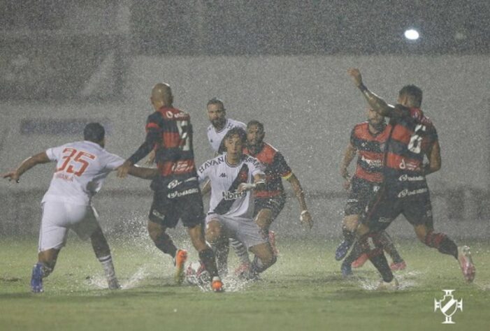 Vasco x Vitória (a definir) - No primeiro turno, os times se enfrentaram no Barradão e os cariocas venceram por 1 a 0 debaixo de uma forte chuva em Salvador.