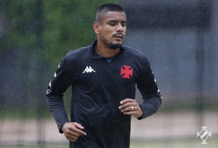 Léo Matos - 35 anos - lateral-direito - contrato até 21/12/2022.
