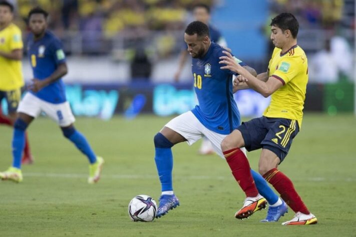 No empate do Brasil diante da Colômbia, por 0 a 0, válido pelas Eliminatórias para a Copa do Mundo de 2022, Neymar completou seu 114º jogo pela Seleção Brasileira, ultrapassando Pelé. Por isso, o LANCE! trouxe uma lista com os atletas que mais vezes vestiram a Amarelinha, tendo feito ao menos cem jogos pela Seleção Brasileira. Confira!