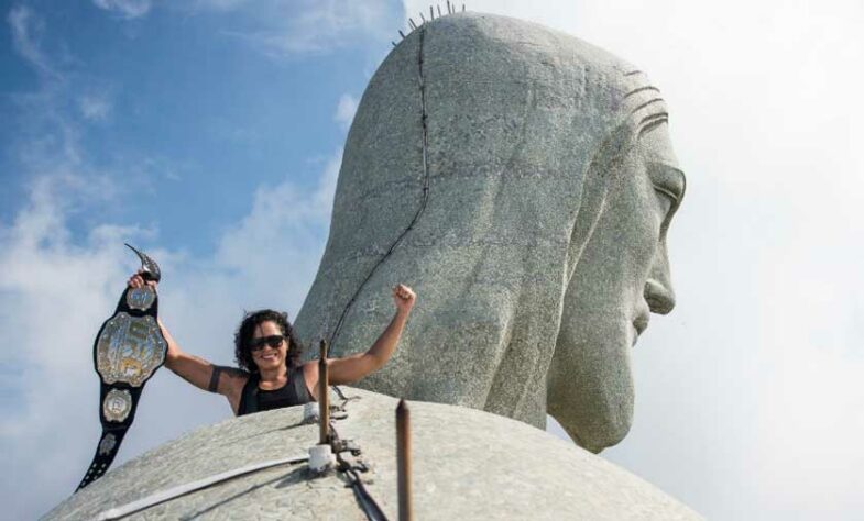 Em 2021, a lutadora de UFC, Amanda Nunes, foi a promotora de um evento da modalidade no Brasil valendo cinturão e, para as gravações da promoção, chegou a subir até o ombro do Cristo.