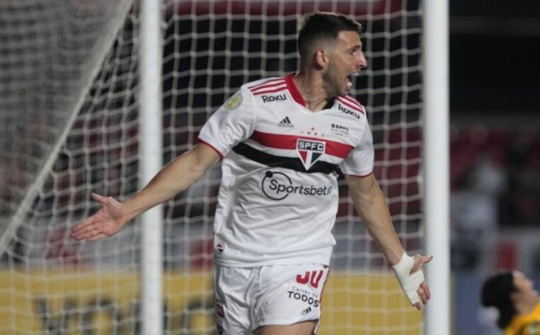 Jonathan Calleri (atacante - 28 anos - São Paulo)