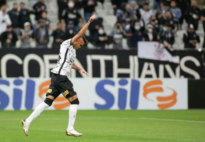 O Corinthians venceu o Bahia de virada, por 3 a 1, na Neo Quimica Arena, nesta terça-feira (5). Em partida marcada pela volta da torcida ao estádio, Timão virou o placar e teve grande atuação ofensiva. Veja as atuações dos jogadores do Corinthians e os destaques do Bahia.