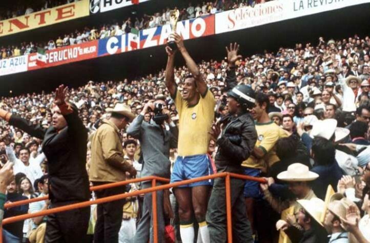 Carlos Alberto Torres - Última Copa do Mundo: 1970 / Idade: 26 anos.