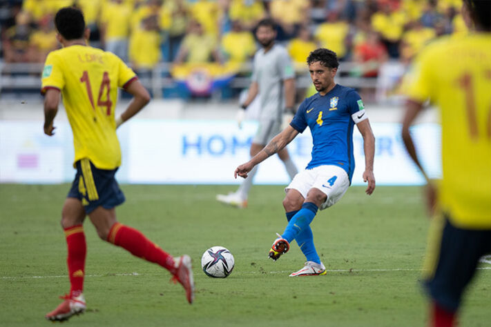 Em jogo válido pelas Eliminatórias Sul-americana, o Brasil empatou com a Colômbia no Estádio Metropolitano de Barranquilla pelo placar de 0 a 0. O ataque brasileiro teve atuação muito abaixo e Neymar foi a grande decepção da noite. Confira as notas da Seleção Brasileira no LANCE! (por Redação São Paulo) 