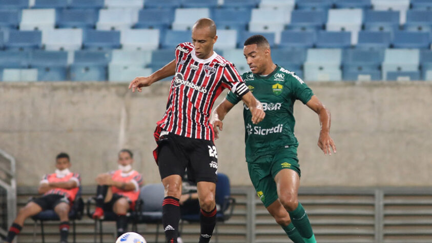 No duelo de encerramento da 25ª rodada do Brasileirão, o São Paulo foi até a Arena Pantanal e empatou com o Cuiabá por 0 a 0. Veja as notas dos jogadores do Tricolor e os pontos positivos e negativos do Dourado (por Rafael Marson)