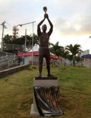 Pelé - Localizada na Arena Fonte Nova.