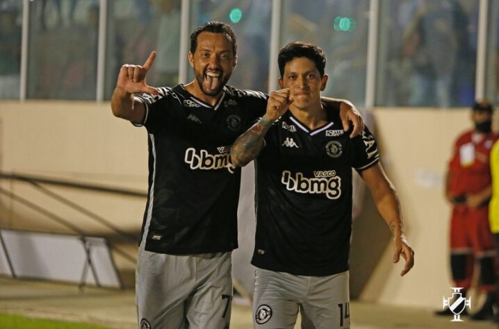 Chegou a reta final da Série B. Desde as chegadas do técnico Fernando Diniz e do meia Nene, o Vasco segue invicto há cinco partidas, com três vitórias consecutivas. Restam 10 rodadas para o fim e a diferença é de 5 pontos para o quarto colocado, que atualmente é o Goiás. Com isso, o LANCE! mostra nesta galeria as 10 finais que o Gigante da Colina terá pela frente para tentar confirmar a boa fase e voltar à elite do futebol brasileiro. 