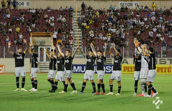 Com 43 pontos, o Vasco necessita de mais sete vitórias para alcançar a marca de 64 e confirmar o acesso tão sonhado. A nota de corte varia em cada edição da Série B, com isso, um clube pode subir com menos de 64, mas tudo irá depender do desempenho das equipes. Na edição de 2020, o Cuiabá subiu com 61 pontos, já o Atlético-GO fez 62 no ano anterior. Em 2018, o Goiás ficou com 60 pontos na quarta colocação, mas o Paraná completou 64 na edição anterior. 