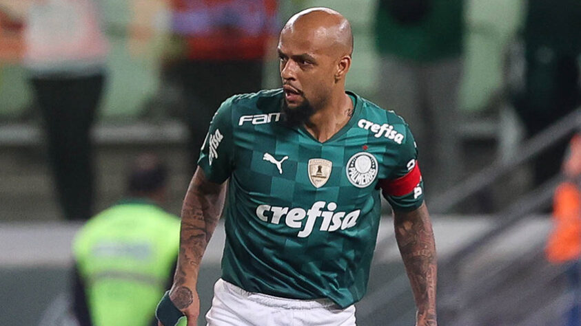 Volante: Felipe Melo - Vencendo Willian Arão (Flamengo)