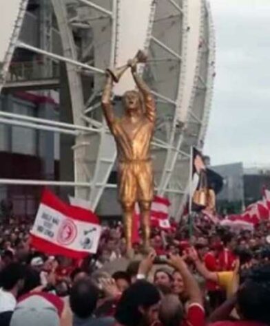 Fernandão - Localizada no Beira-Rio.