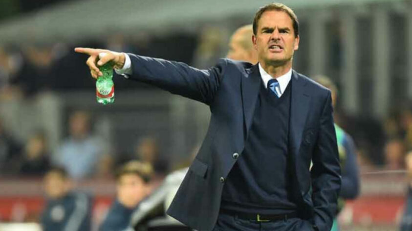 Frank de Boer (Holanda) - 51 anos - Último trabalho: seleção holandesa - Desempregado desde junho de 2021 - Assumiu a seleção em 2020, mas saiu após a eliminação precoce na Eurocopa. Foi tricampeão holandês dirigindo o Ajax, rumou para a Inter de Milão mas não obteve sucesso.