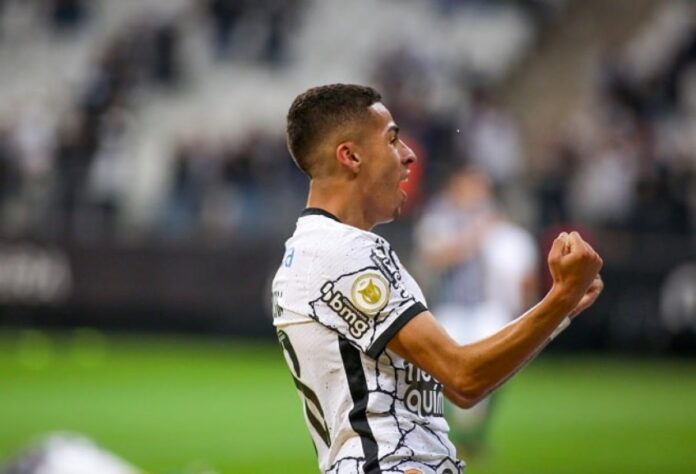 ESQUENTOU - O diretor de futebol do Corinthians, Roberto de Andrade, afirmou que a saída do meia-atacante Gabriel Pereira partiu de um pedido do próprio jogador. Nos últimos dias o Timão recebeu e avançou em uma proposta do Grupo City pelo atleta.