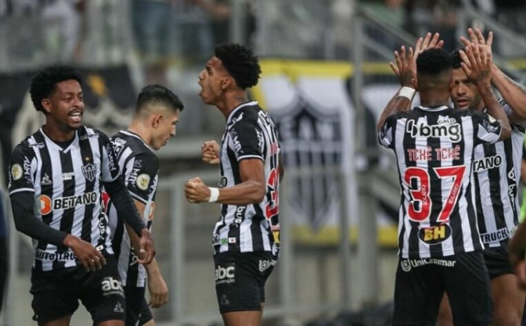 1° colocado - ATLÉTICO-MG (49 pontos) - 22 jogos - Título: 87,2% - G6: 99,99% - Rebaixamento: 0%.