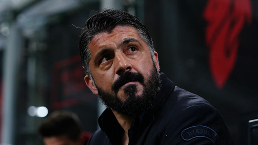 ESQUENTOU - De acordo com o 'Corriere della Sera', da Itália, o técnico Gennaro Gattuso pode estar de malas prontas para o futebol árabe. O clube da vez seria o Al-Hilal, que acena com uma proposta de 15 milhões de euros anuais (R$ 78 milhões na cotação atual). 