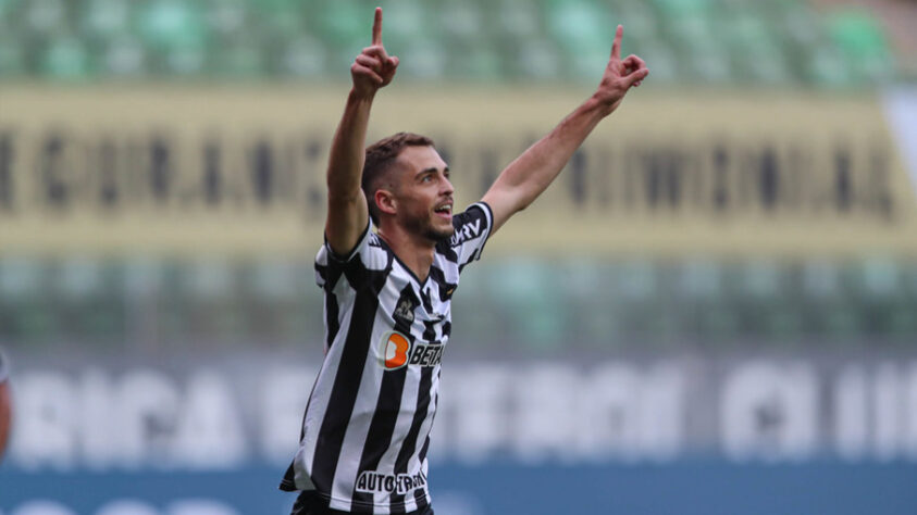 NEGOCIANDO - O Atlético-MG negocia o empréstimo do meia Hyoran para o Red Bull Bragantino. O acordo deve ser a cessão do jogador por uma temporada. A informação foi veiculada inicialmente pelo "Fala Galo", e confirmada pelo LANCE!. O Massa Bruta arcaria com os salários totais do jogador e ainda pagaria uma compensação financeira para o Alvinegro.